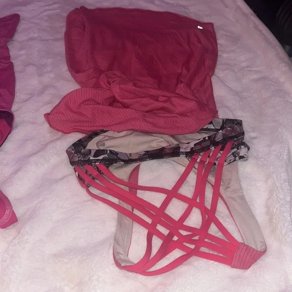 Two lululemon t shirts - Picture 13 of 15